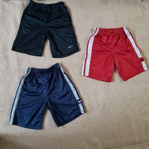 3 Nike Unisex Shorts Big Kids - Size 7